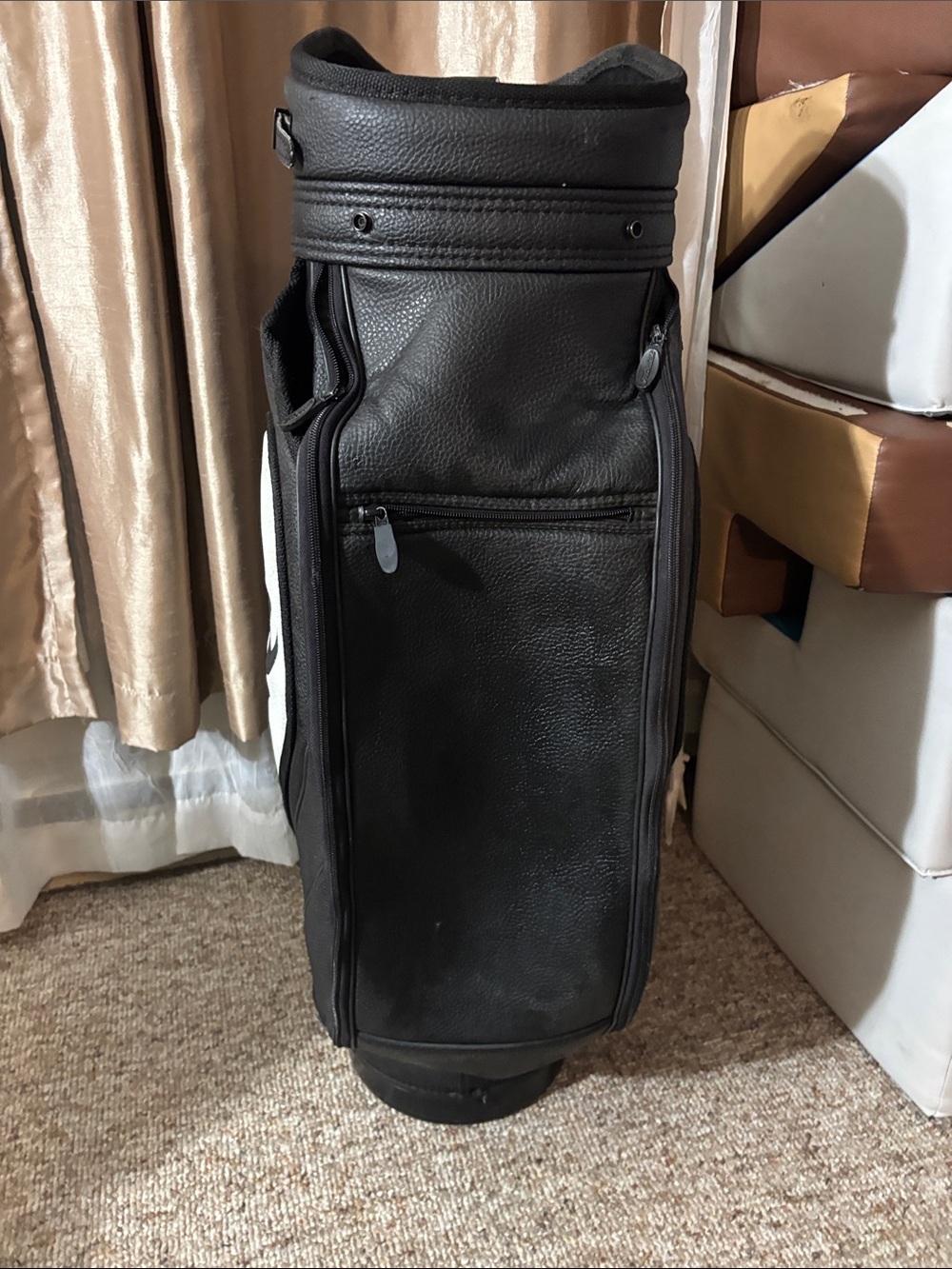Titleist Black and White Men’s Golf Cart Bag with Bold Logo - Picture 5 of 15